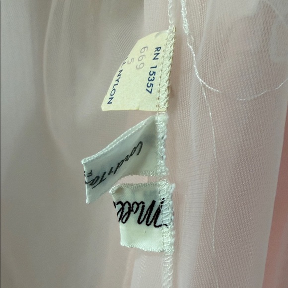 Vintage 2 piece Pink Sheer lingerie set with Floral Lace-Lord and Taylor - Picture 4 of 9